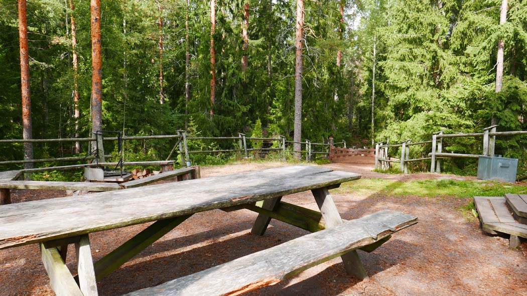 Määkijä Rental Campfire Hut 